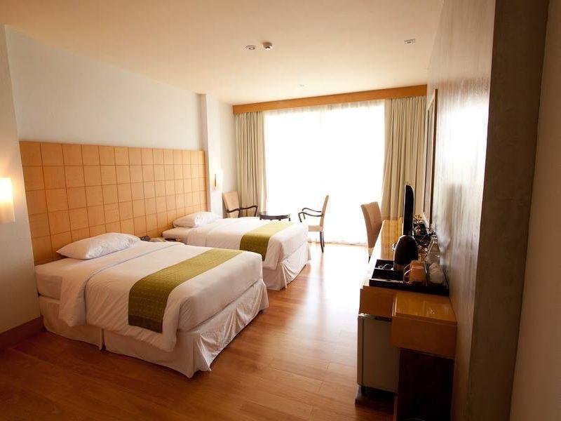 Uniland Golf & Resort Nakhonpathom Kültér fotó