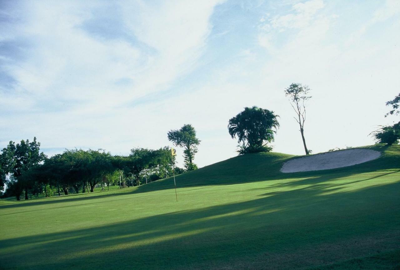 Uniland Golf & Resort Nakhonpathom Kültér fotó