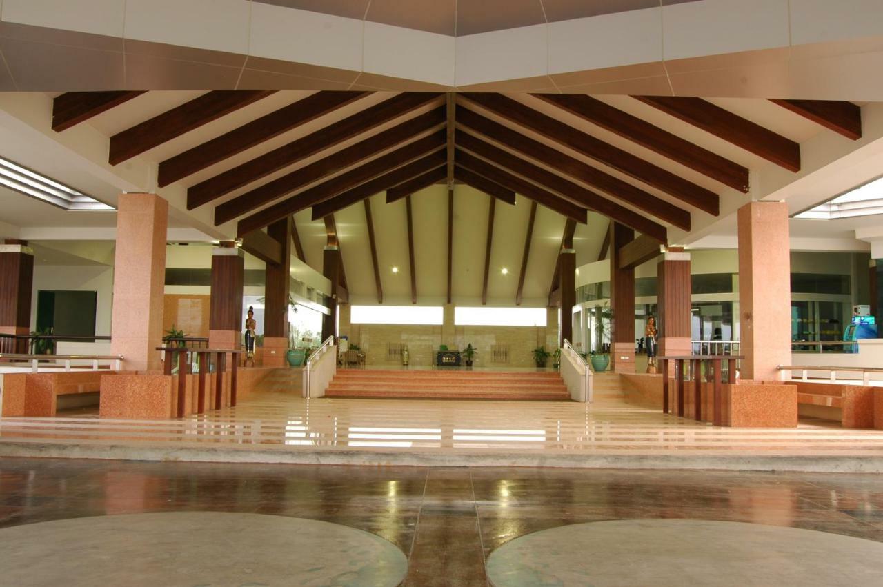 Uniland Golf & Resort Nakhonpathom Kültér fotó