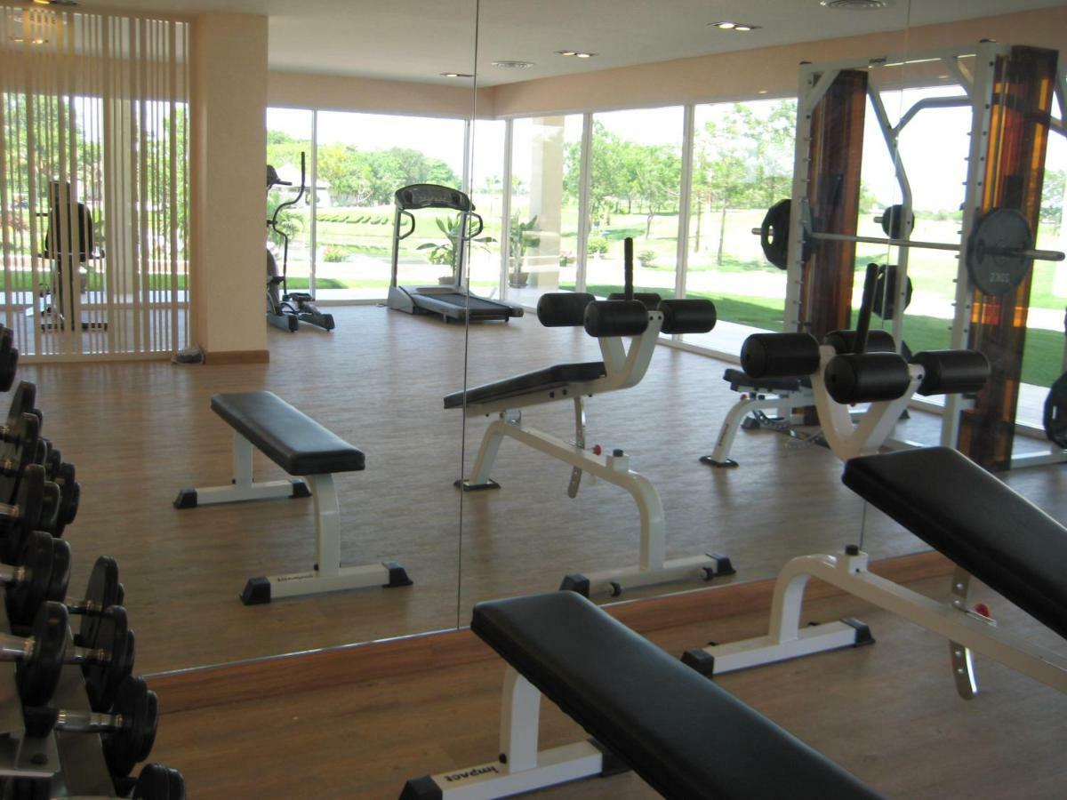 Uniland Golf & Resort Nakhonpathom Kültér fotó