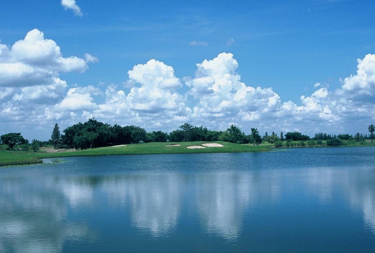 Uniland Golf & Resort Nakhonpathom Kültér fotó
